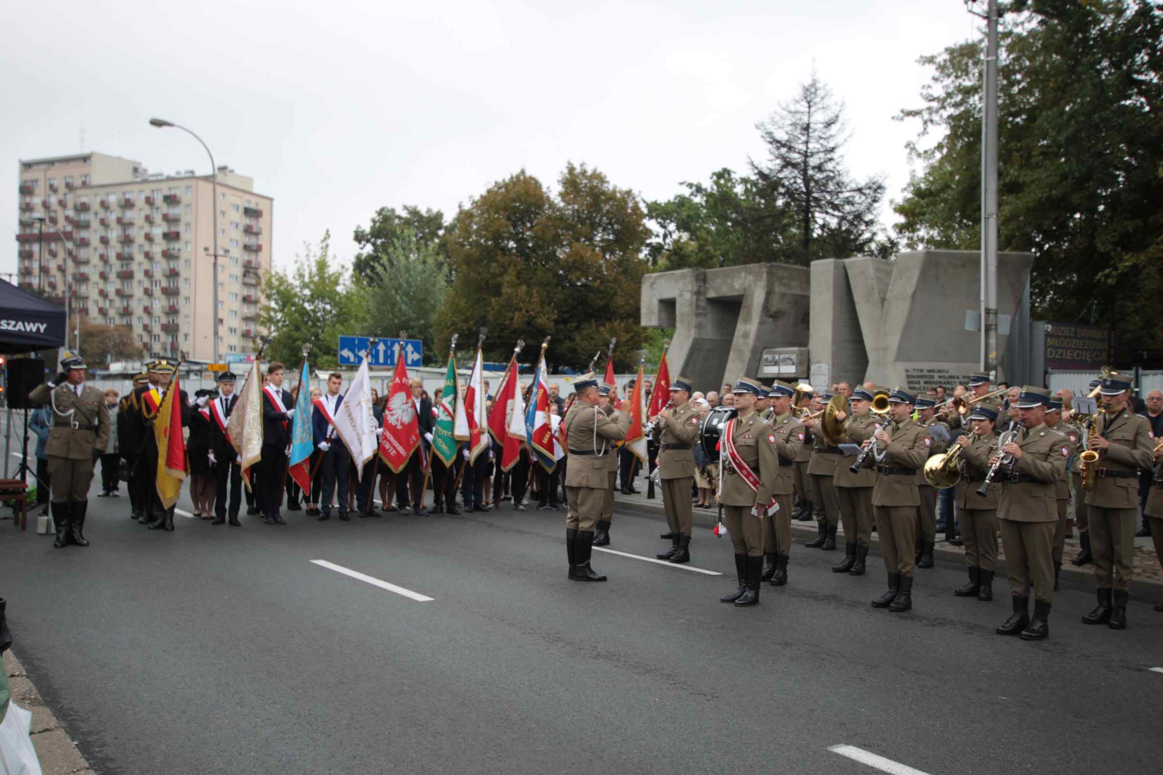 Uroczystość przy pomniku