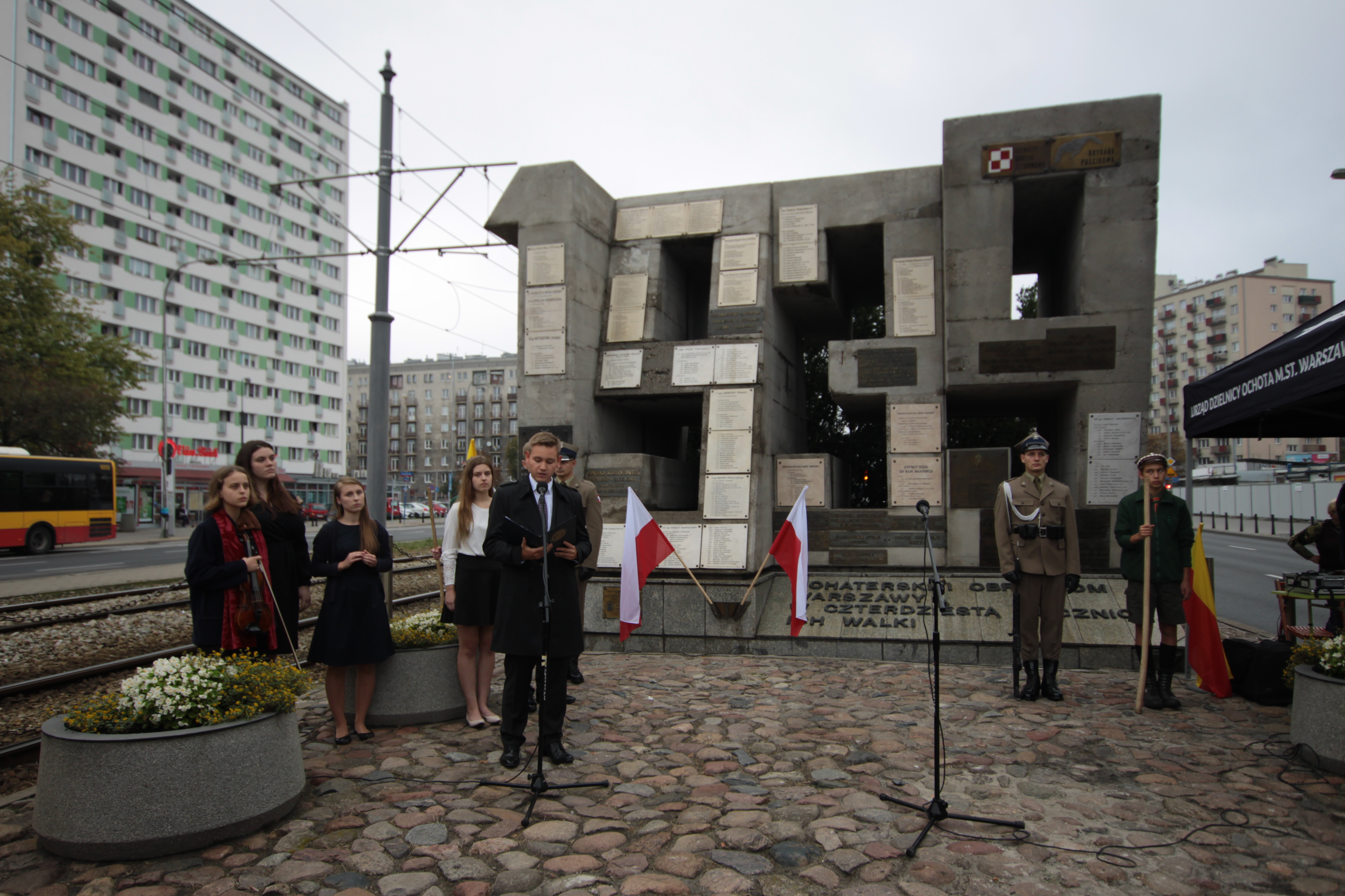 Uroczystość przy pomniku