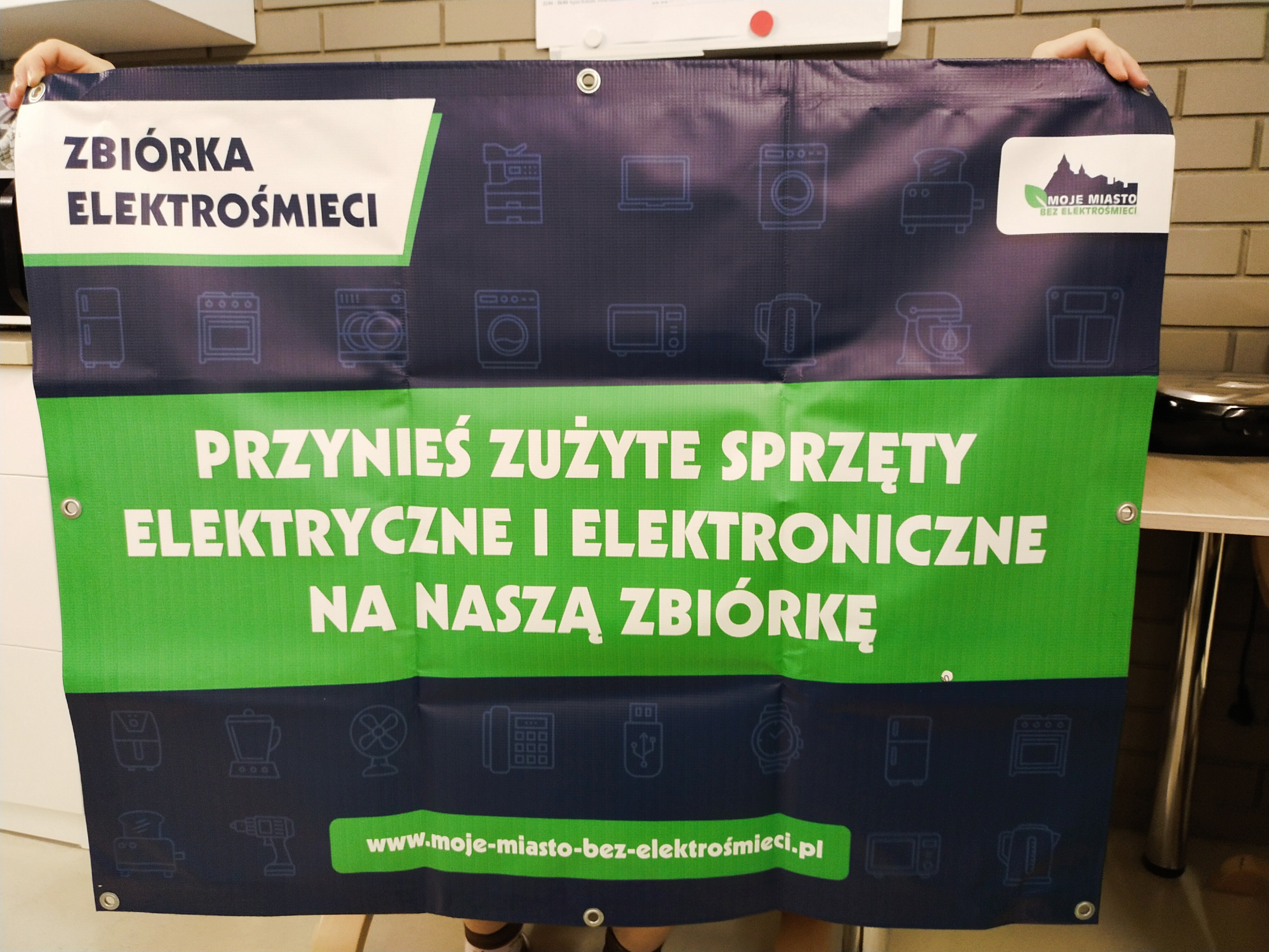 Zdjęcie plakatu zbiórka elektrośmieci